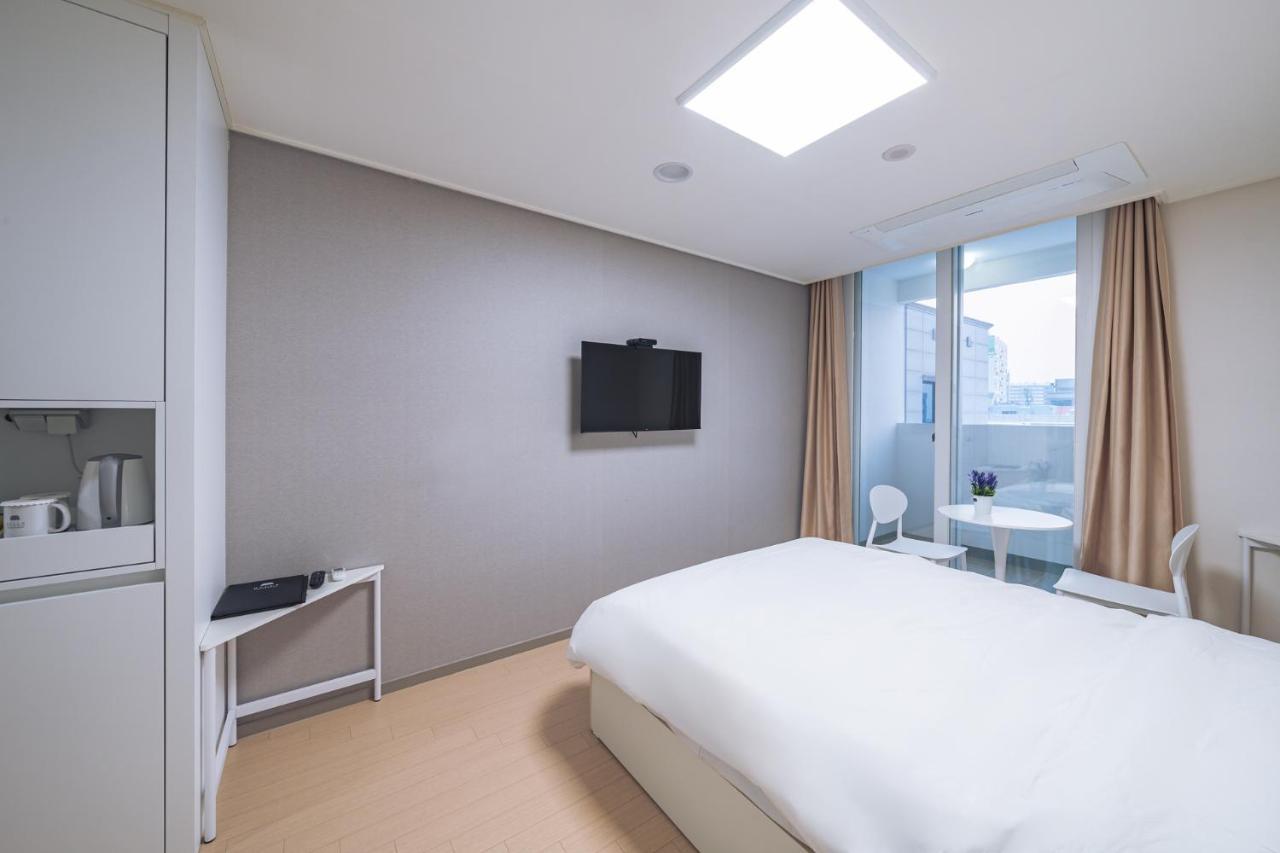 Chuncheon Bella Residence Hotel Экстерьер фото